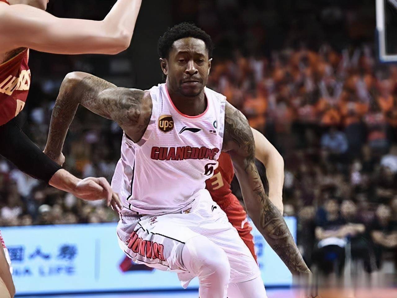 那不勒斯训练开放日，今晚单刀错失引欢呼，CBA季后赛在即，赛程密集仍需轮换(cba直播免费高清在线)